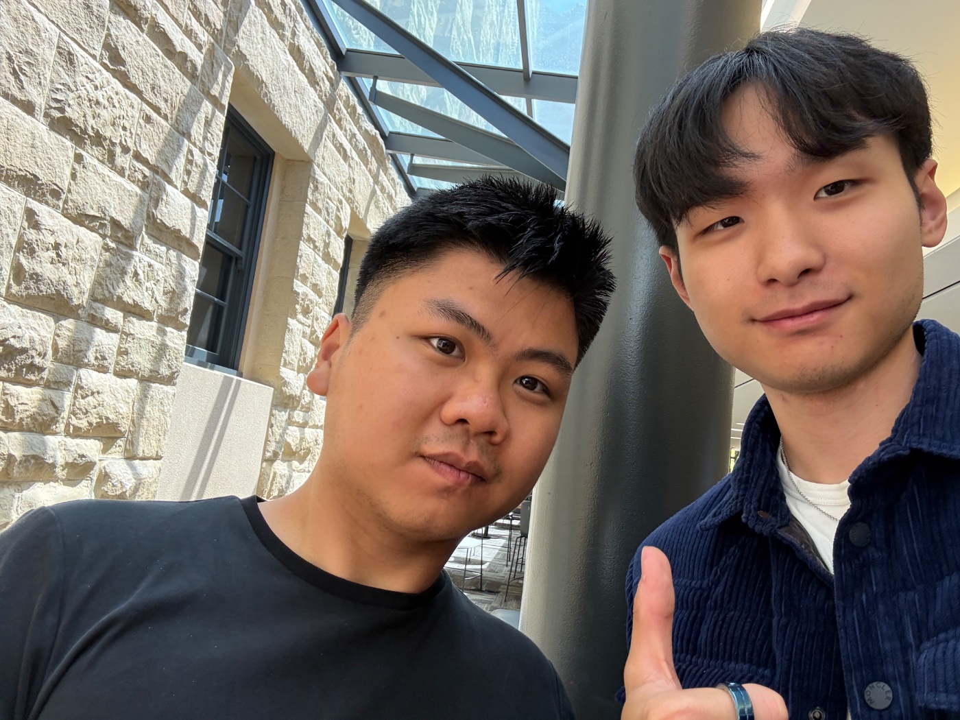 Kevin Yu met Simon